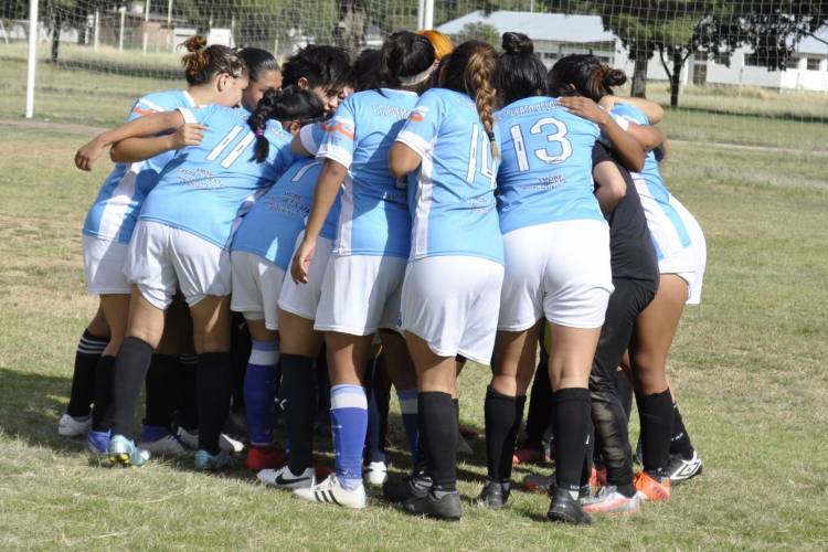 Fútbol Femenino: Con plantel renovado, arranca la ilusión de Puerto Belgrano en la Liga del Sur