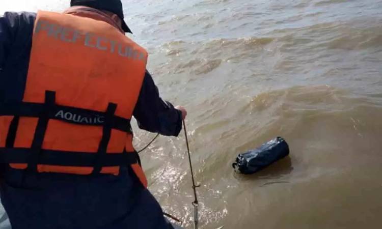 Bolsos en la ría: la insólita excusa de un detenido que ocultó cocaína