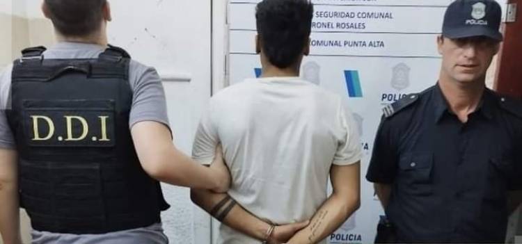 Un delincuente ingresó a robar a una casa y fue detenido