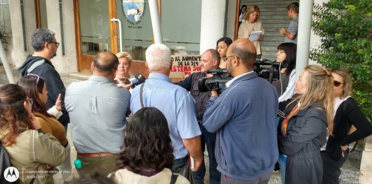 Usuarios de la línea 319 entregaron un petitorio al Concejo Deliberante