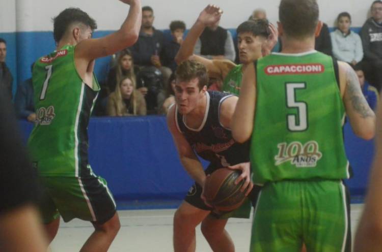Básquet: Altense ganó en Bahía Blanca y aumenta la diferencia