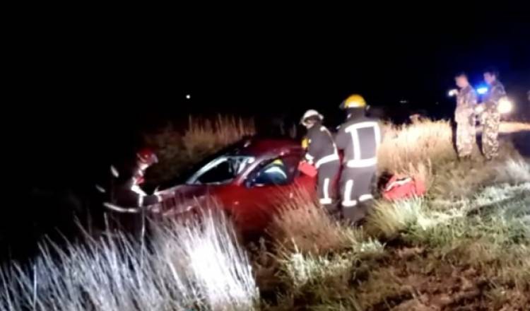 Tras un accidente de tránsito en ruta 3 una mujer y un niño fueron hospitalizados