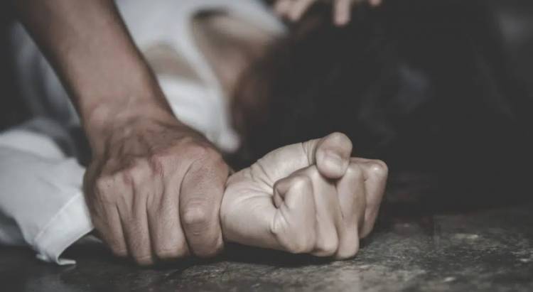 Solicitan 26 años de cárcel para un hombre por abusar de su hijastra