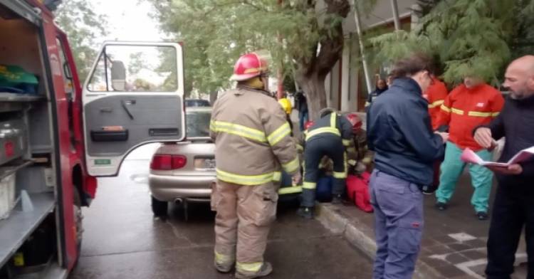 Un auto atropelló a una mujer en Murature al 500