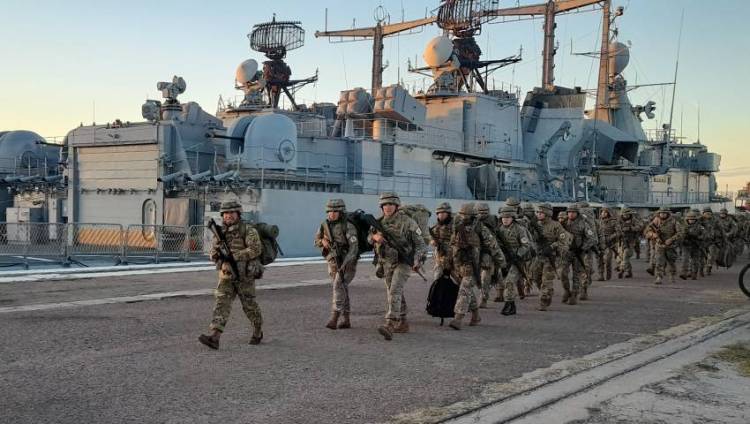 Infanteria realizó un adiestramiento anfibio en la Base Naval Puerto Belgrano