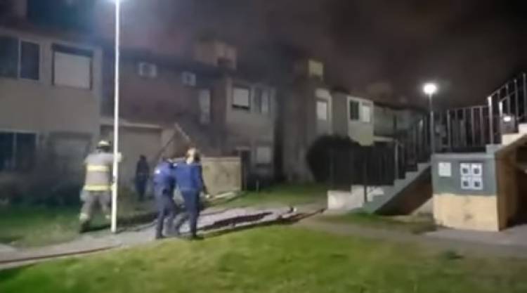 Vecinos del Albatros 27 indicaron que se escuchó una explosión en el incendio trágico