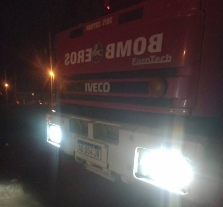Se investiga un presunto incendio intencional en una casa