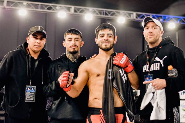 Victoria del Puntaltense Mauricio Sotelo en la XXI edición del Circuito Argentino de MMA