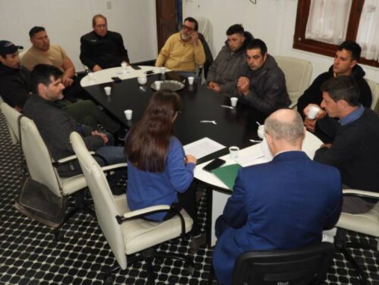 El Municipio de Coronel Rosales ayudó a conformar una cooperativa de trabajo de pescadores artesanales 