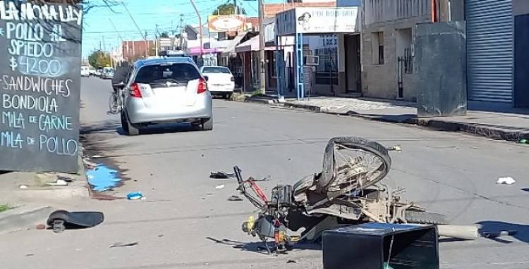 El motociclista accidentado permanece estable 