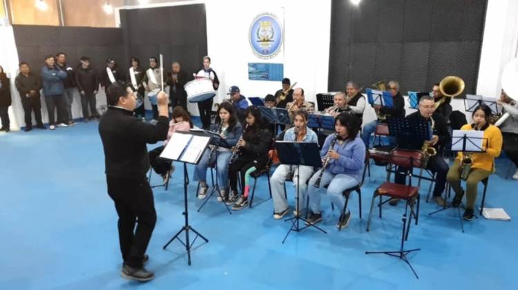 El Instituto de Música "Crucero General Belgrano" concretó la compra de nuevos instrumentos