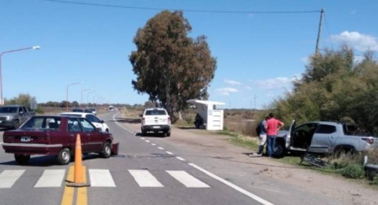 Accidente de tránsito en el ingreso a Villa Arias y ruta 229