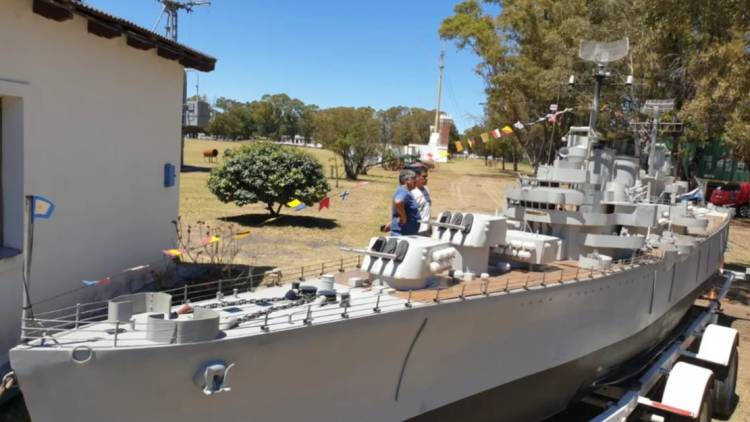 La réplica del "Crucero Belgrano" se exhibe en el Museo Naval Puerto Belgrano