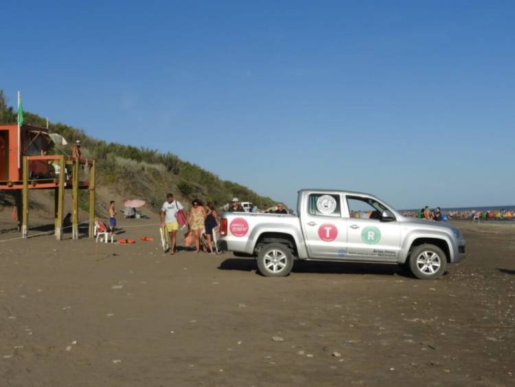 Comenzó el operativo de guardavidas municipales en Pehuen Co y Arroyo Pareja