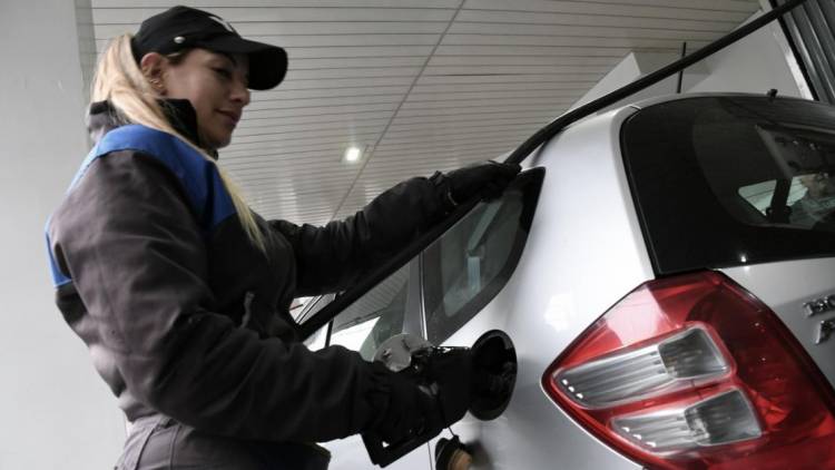 Aumentos de hasta el 30 por ciento en combustibles, con YPF a la cabeza del ajuste