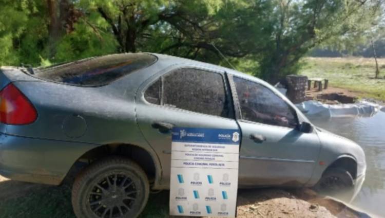 Detuvieron en Villa Arias a dos delincuentes que habían robado un auto