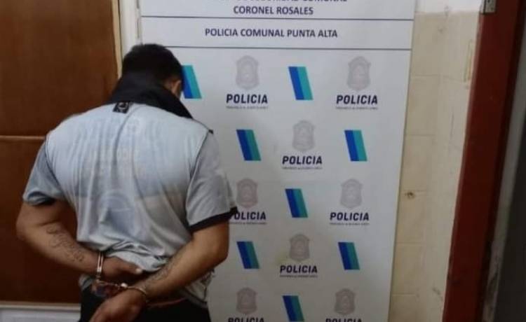 Aprehendieron a un hombre acusado de pegarle a su madre