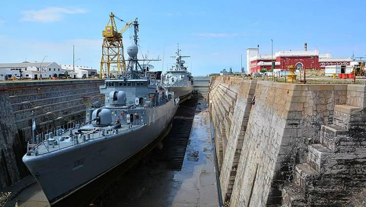 Un operario se accidentó en el Dique N°1 de la Base Naval Puerto Belgrano