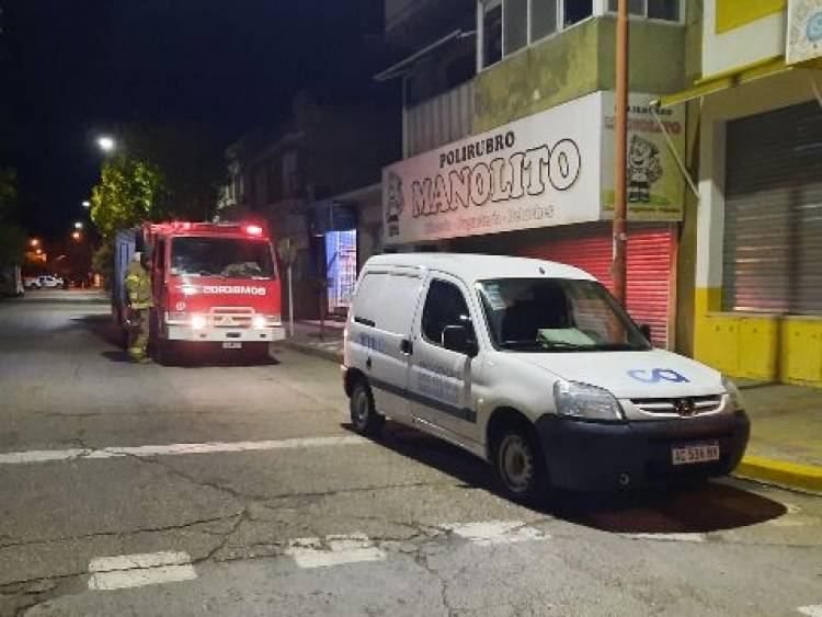 Bomberos Voluntarios realizaron una prevención por una pérdida de gas