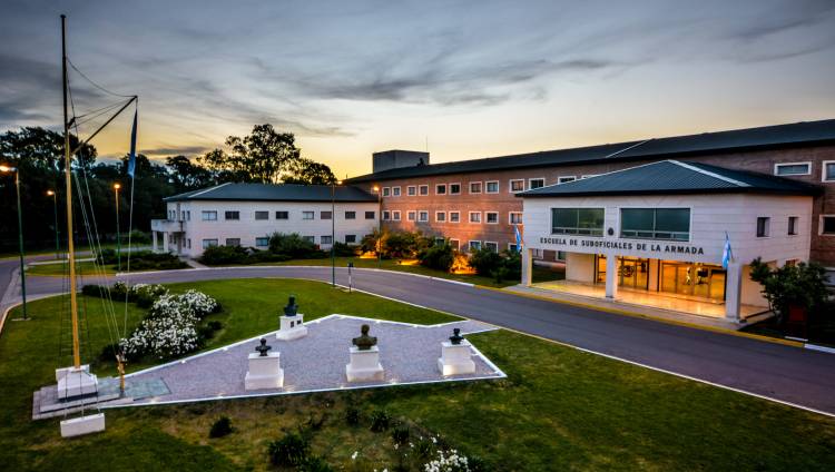 Este jueves egresan los Aspirantes Navales de la Promoción N° 125