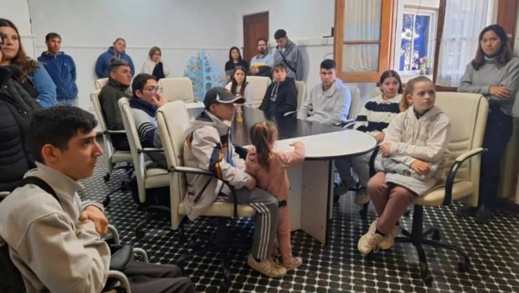 12 deportistas rosaleños recibieron becas del Municipio de Coronel Rosales