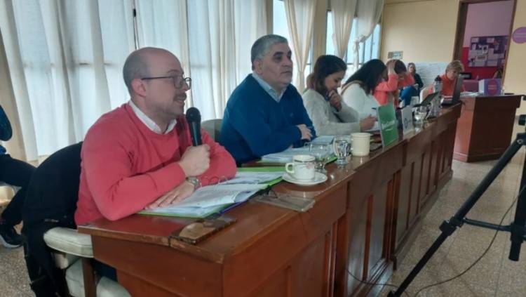Se pide saber qué pasó con los créditos nacionales para egresados de escuelas técnicas