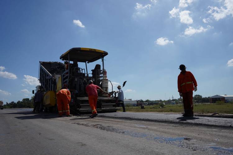 Vialidad Provincial realiza tareas de mantenimiento y reparación en varias rutas de la región