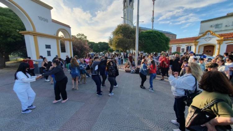 Festejos por los 51 años de la Educación de Adultos