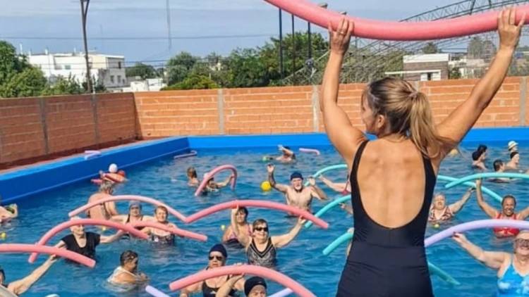 Sin apoyo de PAMI, comenzó la colonia municipal de verano para adultos mayores en Punta Alta