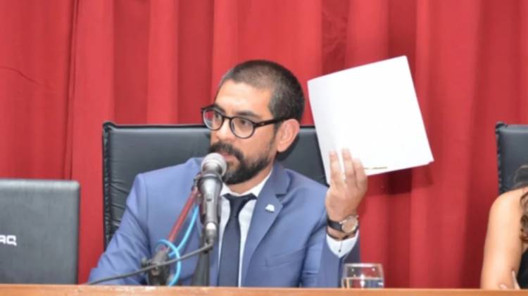Acusan al intendente de mandar cartas documento a vecinos que lo critican y el jefe comunal lo niega