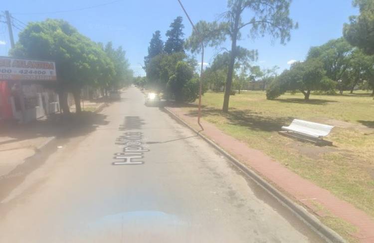 Un joven fue herido de arma blanca en la Plaza Moreno de Ciudad Atlántida