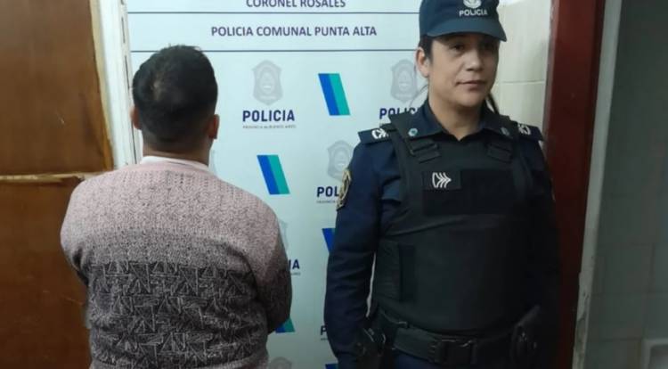 Detuvieron a un vendedor ambulante por intentar robar una camioneta