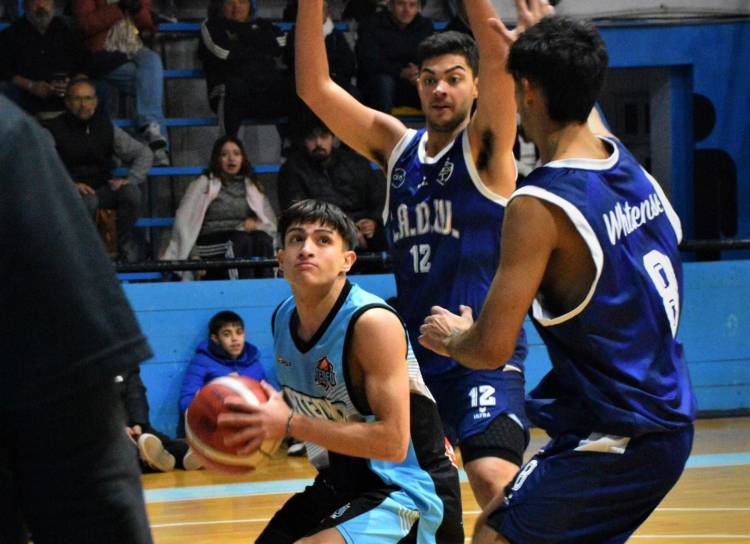 Básquet: Se jugó la décima fecha del Torneo de Segunda de la ABB, con 5 representantes rosaleños