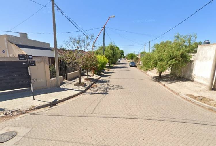 Vecinos de un sector de la ciudad aseguran que sienten un fuerte olor a acetona que sale de sus cloacas