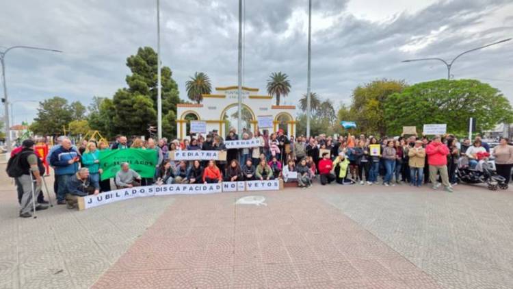 Punta Alta se sumó a la marcha por la universidad y otros reclamos