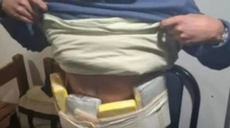 Un hombre que viajaba desde Punta Alta a Bariloche en colectivo lo detuvieron con 4 kg de cocaína
