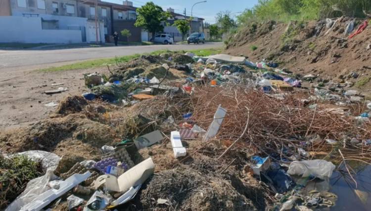 Mayores acciones contra quienes arrojen basura en caminos rurales de Coronel Rosales