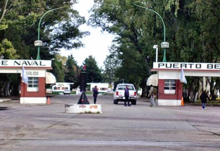 Demoras en los ingresos a la Base Naval Puerto Belgrano por el incremento de controles
