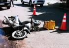 Accidente de tránsito entre un auto y una moto en Paso y Pellegrini