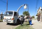 El Municipio de Coronel Rosales coloca nuevas luminarias en Villa Arias