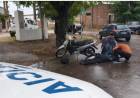 Una mujer se cayó de su moto y debió ser trasladada a un hospital