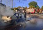 Pérdidas totales en el incendio de un auto en 25 de Mayo y Antártida Argentina