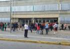 Alumnos del Ex Colegio Nacional festejaban el último último día, abrieron matafuegos y debieron evacuar la institución