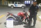 Detuvieron a dos delincuentes acusados de robar una moto
