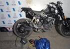 Quisieron pararlo en un control, se fugó y le encontraron una moto robada