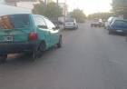 Dos hombres fueron atropellados en la calle cuando cambiaban la cubierta de un auto