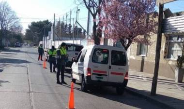 Los controles de tránsito continúan durante la semana en distintos barrios de la ciudad