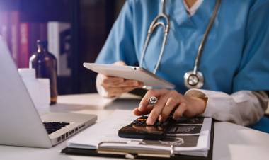 Salud: Dejan de cobrar el bono plus en consultorios médicos