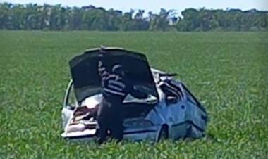 Un auto volcó en la ruta que va hacia Pehuen Co