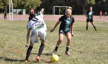 Venus y Ramonas jugarán la gran final de la Copa de Oro de la Liga de Fútbol Femenino de Punta Alta